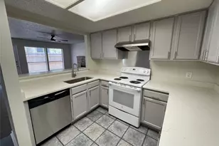 1231 Armadillo Rd, Austin, TX 78745 - Photo 4