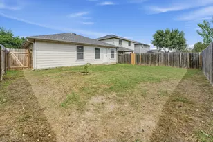 7417 Cayenne Ln, Austin, TX 78741 - Photo 36