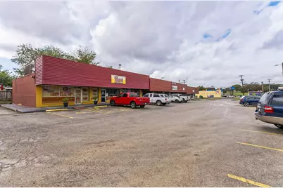 6126 Montgomery Drive, Windcrest, TX 78239 - Photo 10