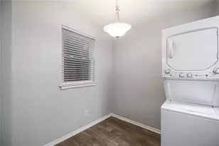 2401 Manor Rd, Austin, TX 78722 - Photo 8