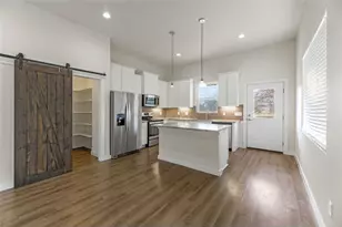 135 Koele Ct, Bastrop, TX 78602 - Photo 8