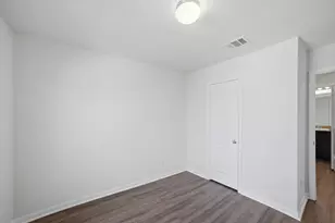 5017 Cressler Ln, Jarrell, TX 76537 - Photo 12