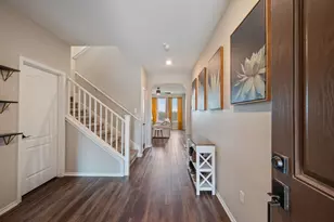 325 Fort William St, Hutto, TX 78634 - Photo 4