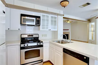 5910 Jacob Glen, Austin, TX 78727 - Photo 6