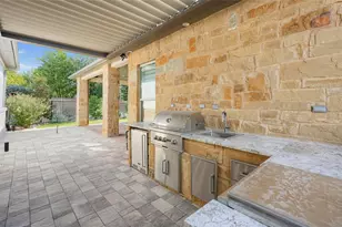 317 Skyflower Dr, Georgetown, TX 78628 - Photo 2