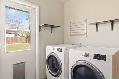 8100 Stillwood Lane, Austin, TX 78757 - Photo 32