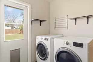 8100 Stillwood Ln, Austin, TX 78757 - Photo 32