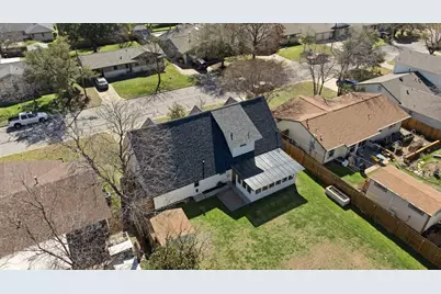 8100 Stillwood Lane, Austin, TX 78757 - Photo 4