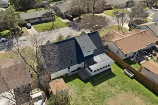 8100 Stillwood Ln, Austin, TX 78757 - Photo 4