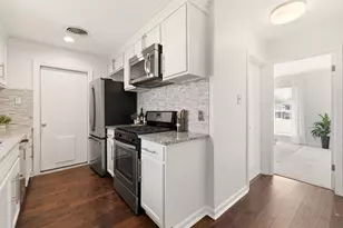 8100 Stillwood Ln, Austin, TX 78757 - Photo 16