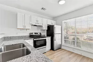 1834 River Crossing Cir, Austin, TX 78741 - Photo 2