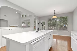 10724 Thoroughbred Dr, Austin, TX 78748 - Photo 12