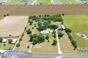 280 Windy Ln, Taylor, TX 76574 - Photo 4
