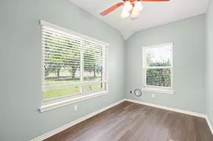 280 Windy Ln, Taylor, TX 76574 - Photo 22