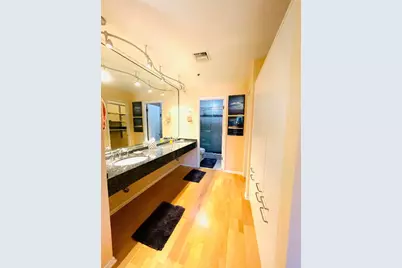 40 N Interstate 35 #4C2, Austin, TX 78701 - Photo 14