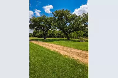 925 Old Spanish Trail, Buchanan Dam, TX 78609 - Photo 2