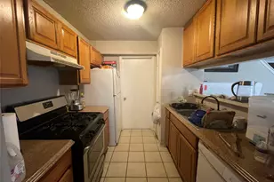 1605 Pleasant Cove, Austin, TX 78754 - Photo 10