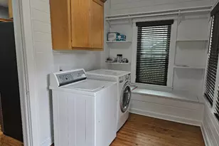901 N Main St, Elgin, TX 78621 - Photo 12