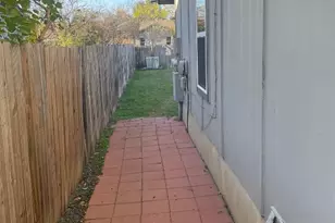 8801 Pineridge Dr, Austin, TX 78729 - Photo 16