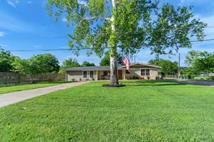 1009 Crepe Myrtle Dr, San Marcos, TX 78666 - Photo 2