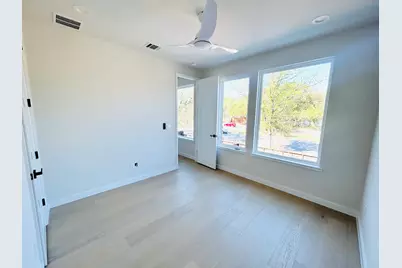 4324 Airport Boulevard #B, Austin, TX 78722 - Photo 12