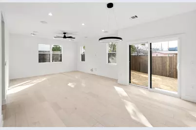 1500 Sylvan Glade #2B, Austin, TX 78745 - Photo 4