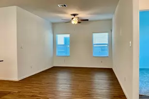 105 Blue Blaze Trl, Georgetown, TX 78628 - Photo 4