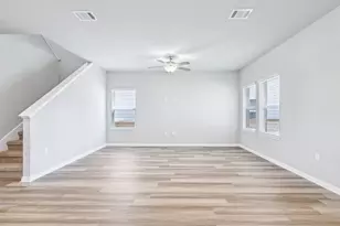 108 Maple Hedge Rd, Hutto, TX 78634 - Photo 4