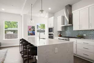 2005 Winsted Ln, Austin, TX 78703 - Photo 2
