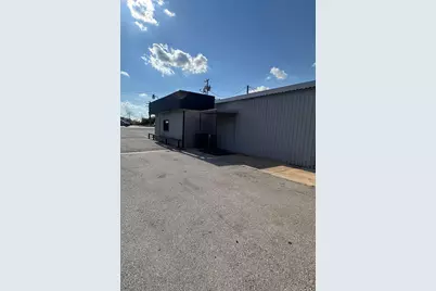 1706 N Main Street #Suite B, Taylor, TX 76574 - Photo 2