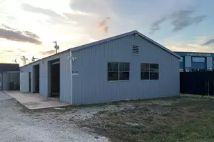 1706 N Main St, Taylor, TX 76574 - Photo 1