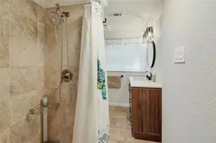 1306 E 2nd St, Austin, TX 78702 - Photo 22