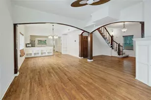 1306 E 2nd St, Austin, TX 78702 - Photo 4