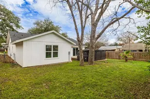711 Buckingham Pl, Austin, TX 78745 - Photo 22