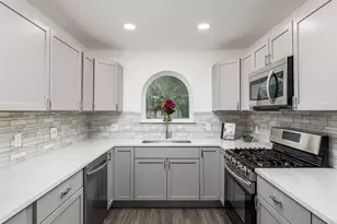 711 Buckingham Pl, Austin, TX 78745 - Photo 8