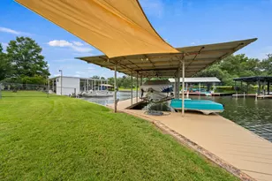 2350 Wisteria Dr, Kingsland, TX 78639 - Photo 4