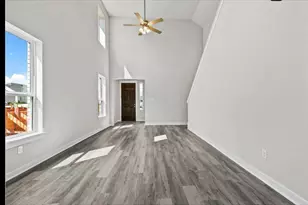 138 Blackwell Ln, Kyle, TX 78640 - Photo 6