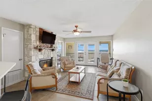 1226 Cougar Dr, Canyon Lake, TX 78133 - Photo 4