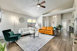 1201 E Logan St, Round Rock, TX 78664 - Photo 10