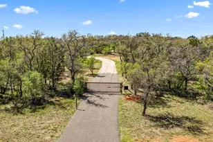 434 W Turner Ct, Johnson City, TX 78636 - Photo 2