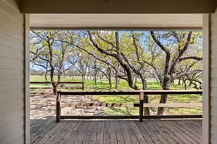 434 W Turner Ct, Johnson City, TX 78636 - Photo 18