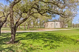 434 W Turner Ct, Johnson City, TX 78636 - Photo 32
