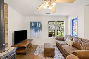 434 W Turner Ct, Johnson City, TX 78636 - Photo 4