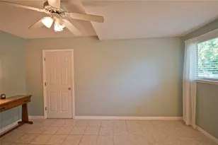 702 E Schubert St, Fredericksburg, TX 78624 - Photo 16