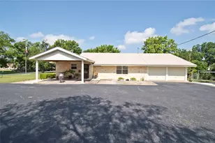 702 E Schubert St, Fredericksburg, TX 78624 - Photo 36