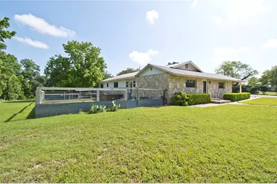 702 E Schubert Street, Fredericksburg, TX 78624 - Photo 34