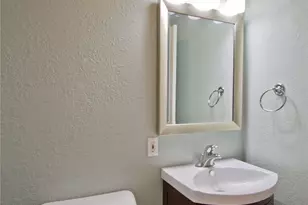 702 E Schubert St, Fredericksburg, TX 78624 - Photo 14