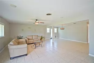702 E Schubert St, Fredericksburg, TX 78624 - Photo 6