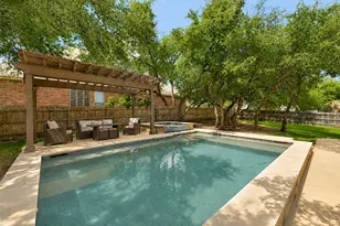 1385 Pine Forest Cir, Round Rock, TX 78665 - Photo 4