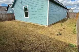 716 Commander Abbott Dr, Jarrell, TX 76537 - Photo 16